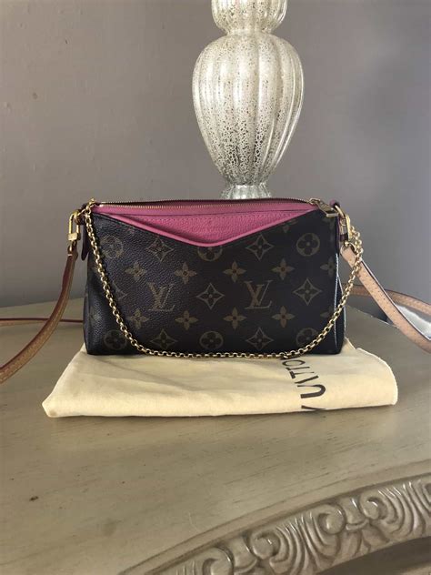 louis vuitton clutch bag pink